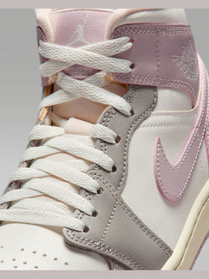 NIKE WMNS AIR JORDAN 1 MID