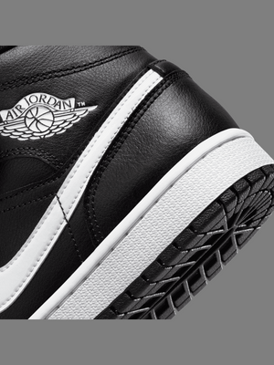 NIKE WMNS AIR JORDAN 1 MID