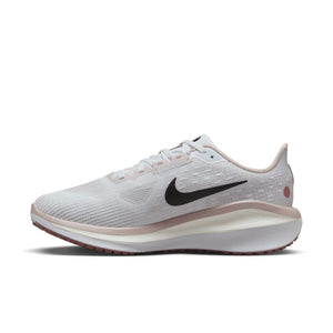 W NIKE VOMERO 17