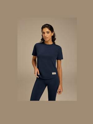 THE GIVING MOVEMENT WOMENS SOFTSKIN CURVED HEM T-SHIRT
