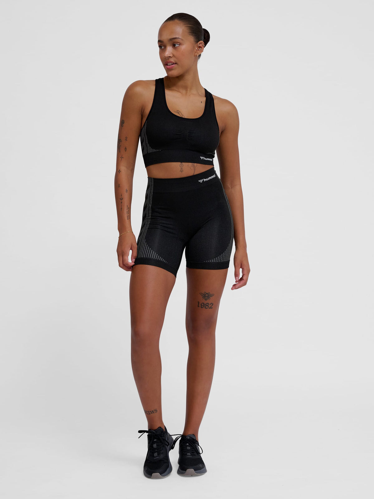 HUMMEL hmlMT SHAPING SEAMLESS MW SHORTS