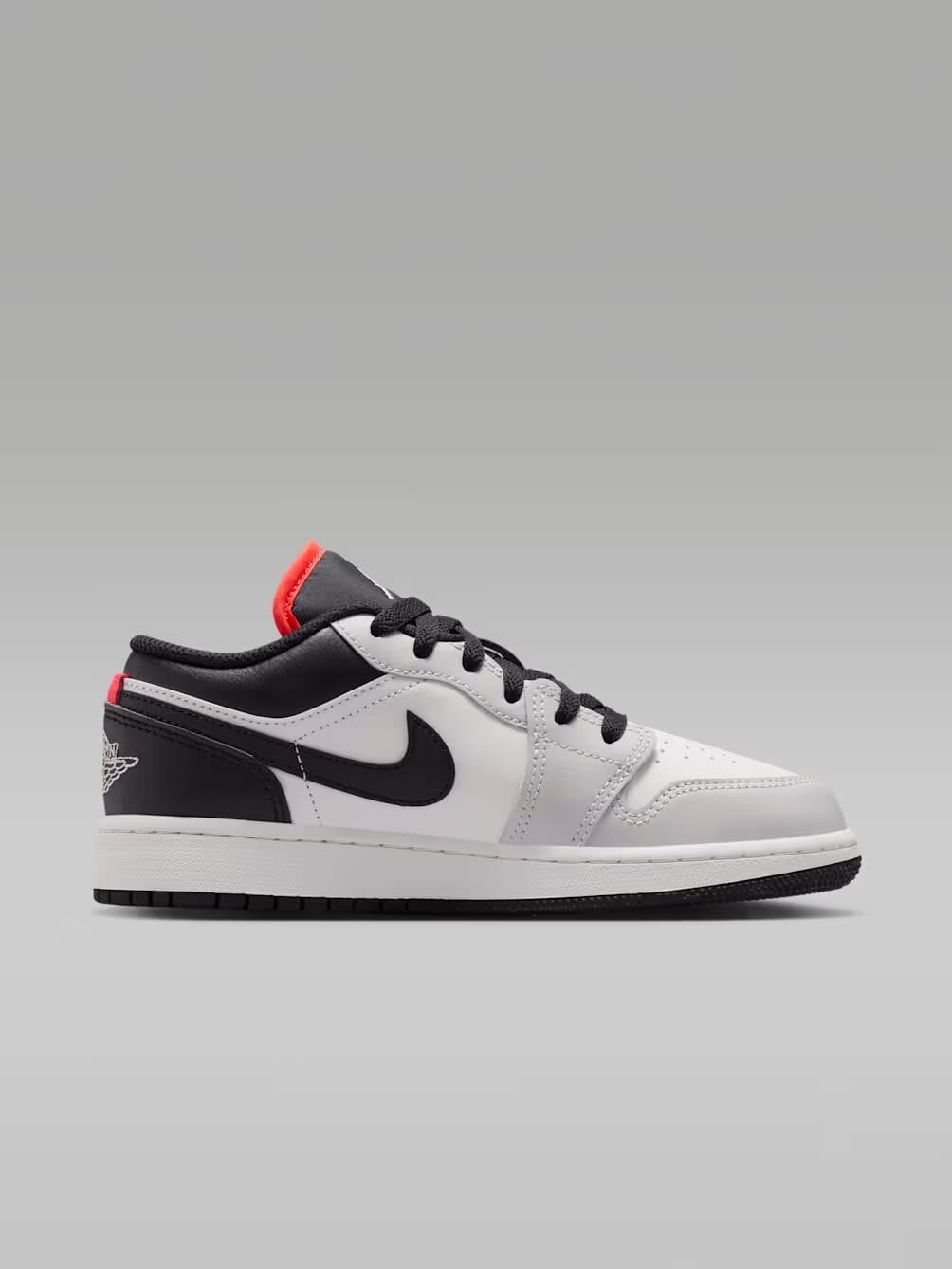 NIKE AIR JORDAN 1 LOW BG