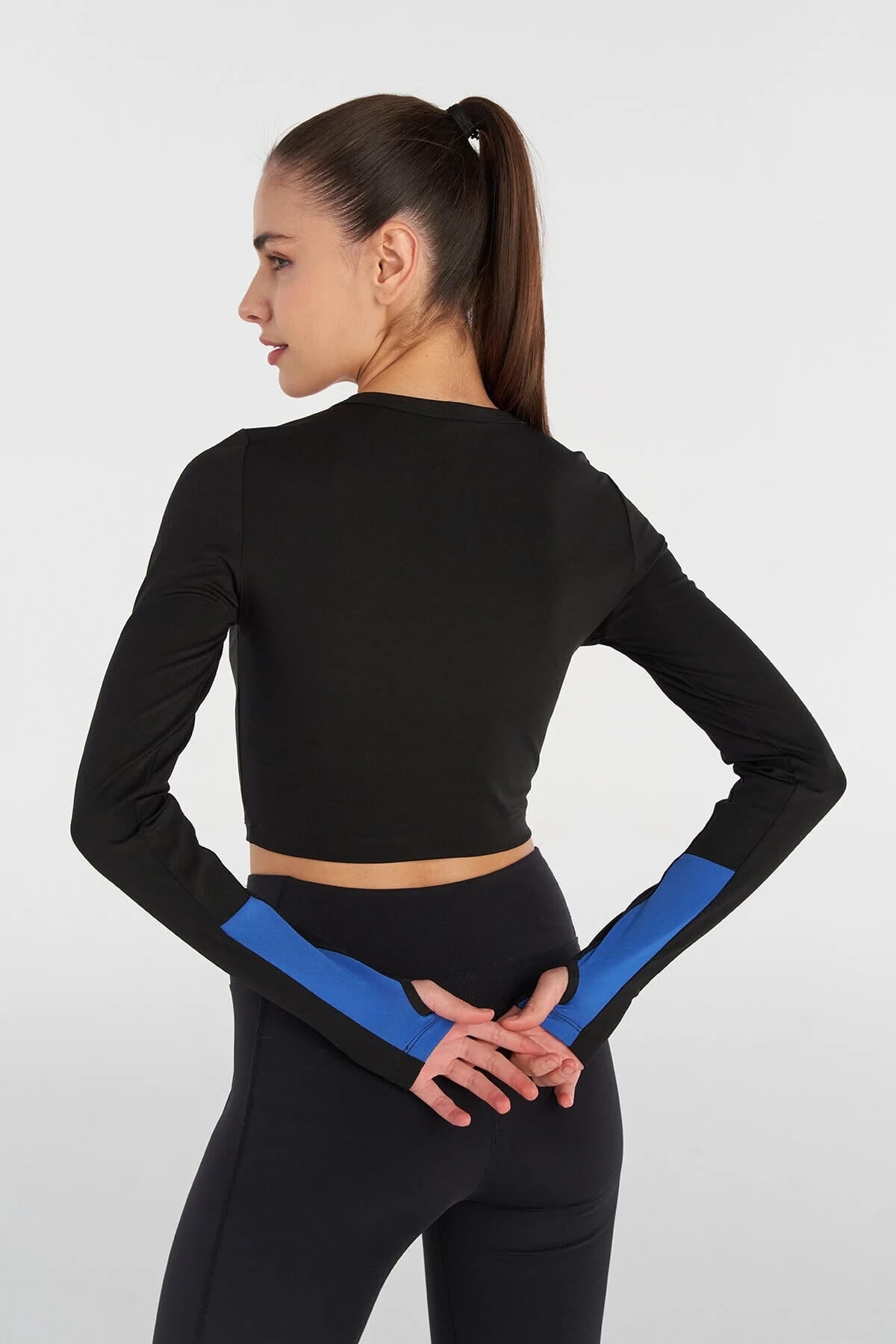 HUMMEL- HMLVENTURA CROP TOP