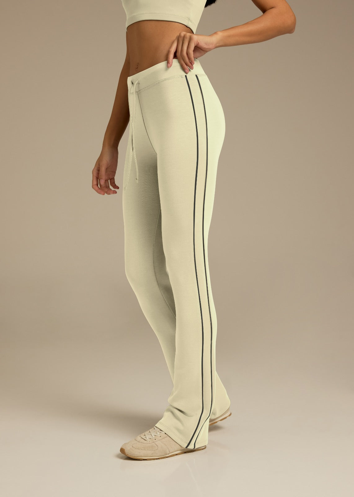 THE GIVING MOVEMENT WOMENS SCUBA SOFT 29 INCH FLARE LEG PANT