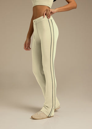 THE GIVING MOVEMENT WOMENS SCUBA SOFT 29 INCH FLARE LEG PANT