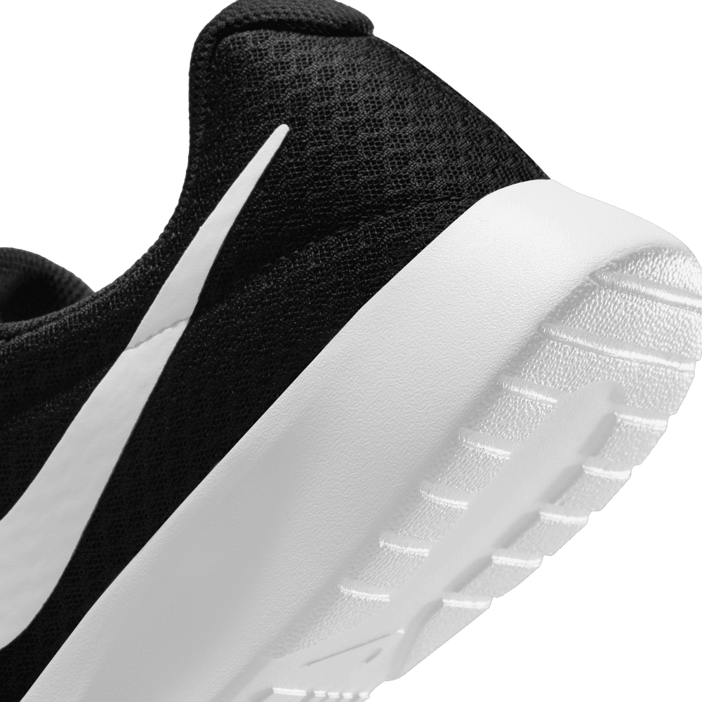 NIKE TANJUN