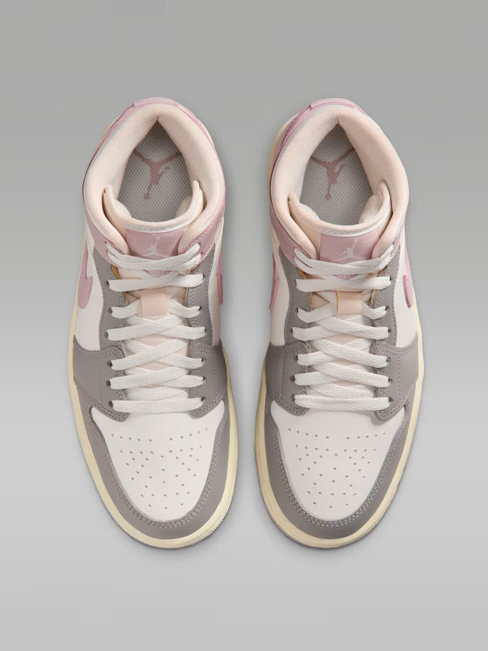 NIKE WMNS AIR JORDAN 1 MID