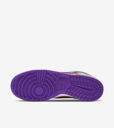 NIKE DUNK LOW SP