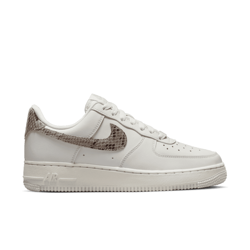 NIKE WMNS AIR FORCE 1 '07