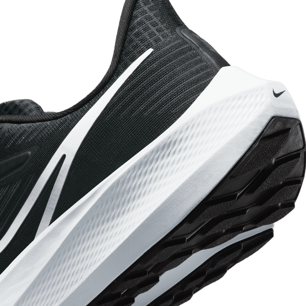 NIKE AIR ZOOM PEGASUS 39