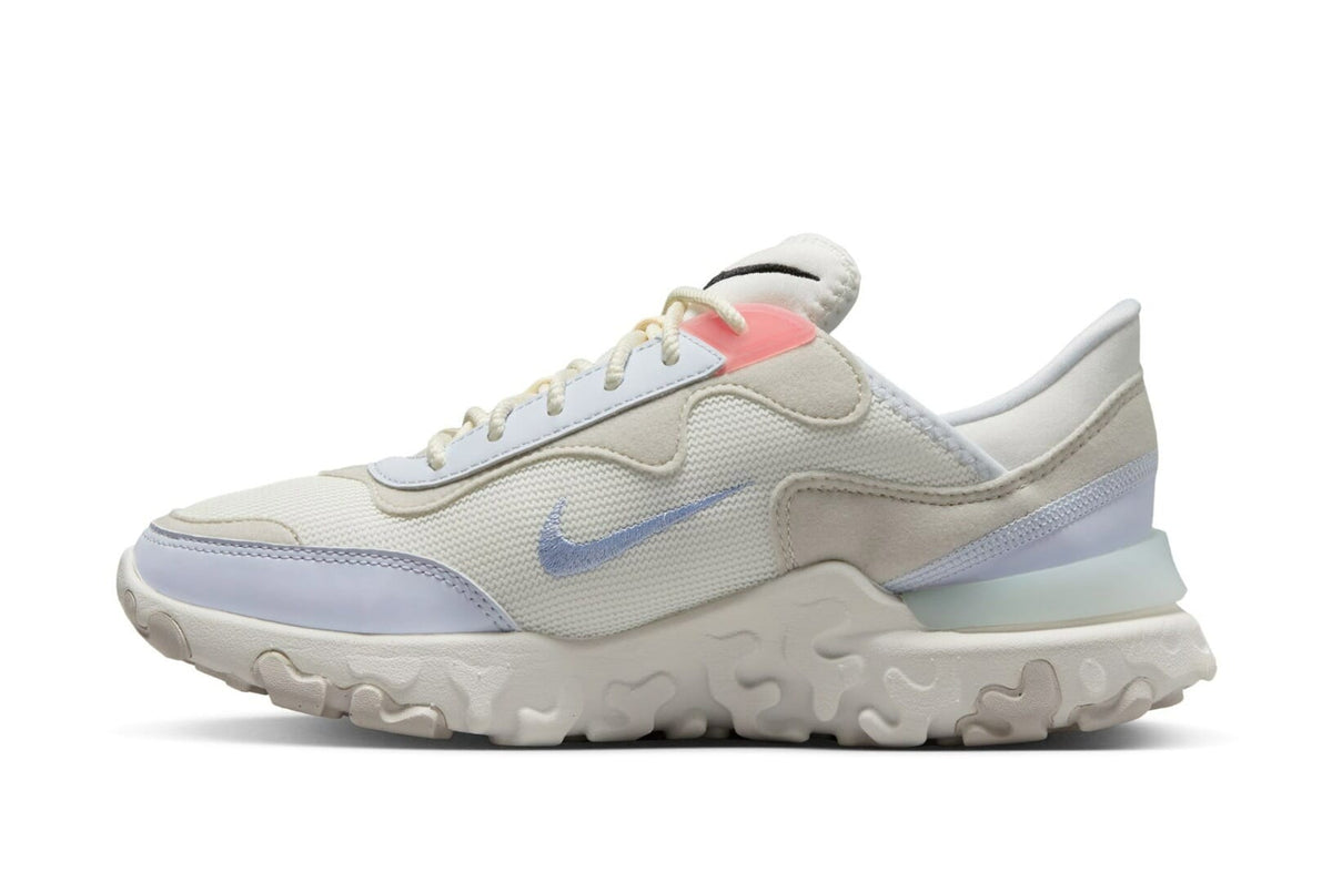 W NIKE REACT R3VISION