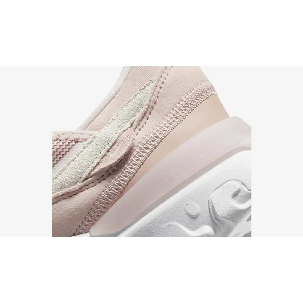 W NIKE REACT R3VISION