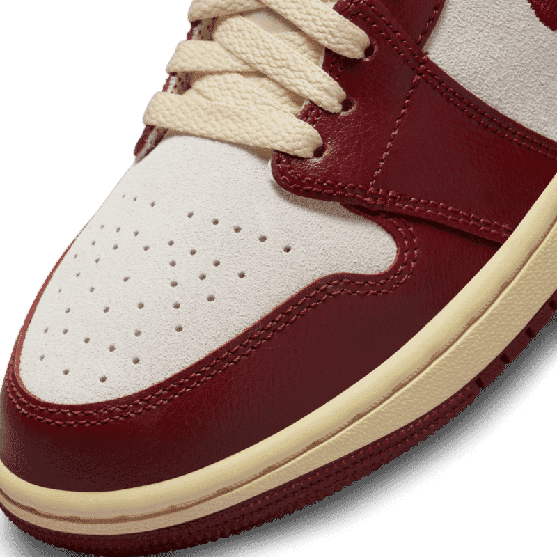 NIKE WMNS AIR JORDAN 1 MID SE