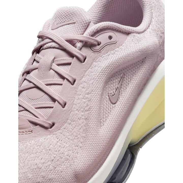 W NIKE VERSAIR