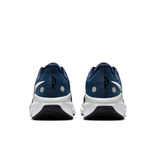 NIKE VOMERO 17