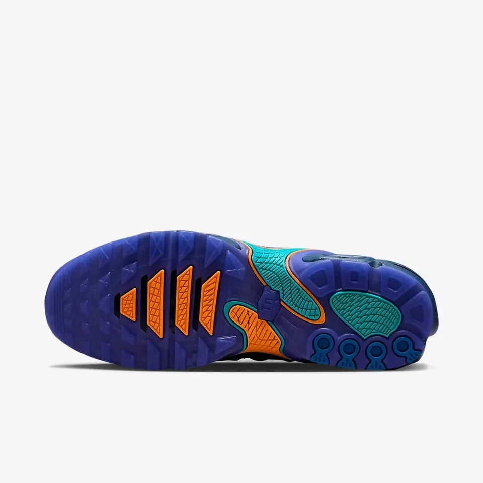 NIKE AIR MAX PLUS DRIFT