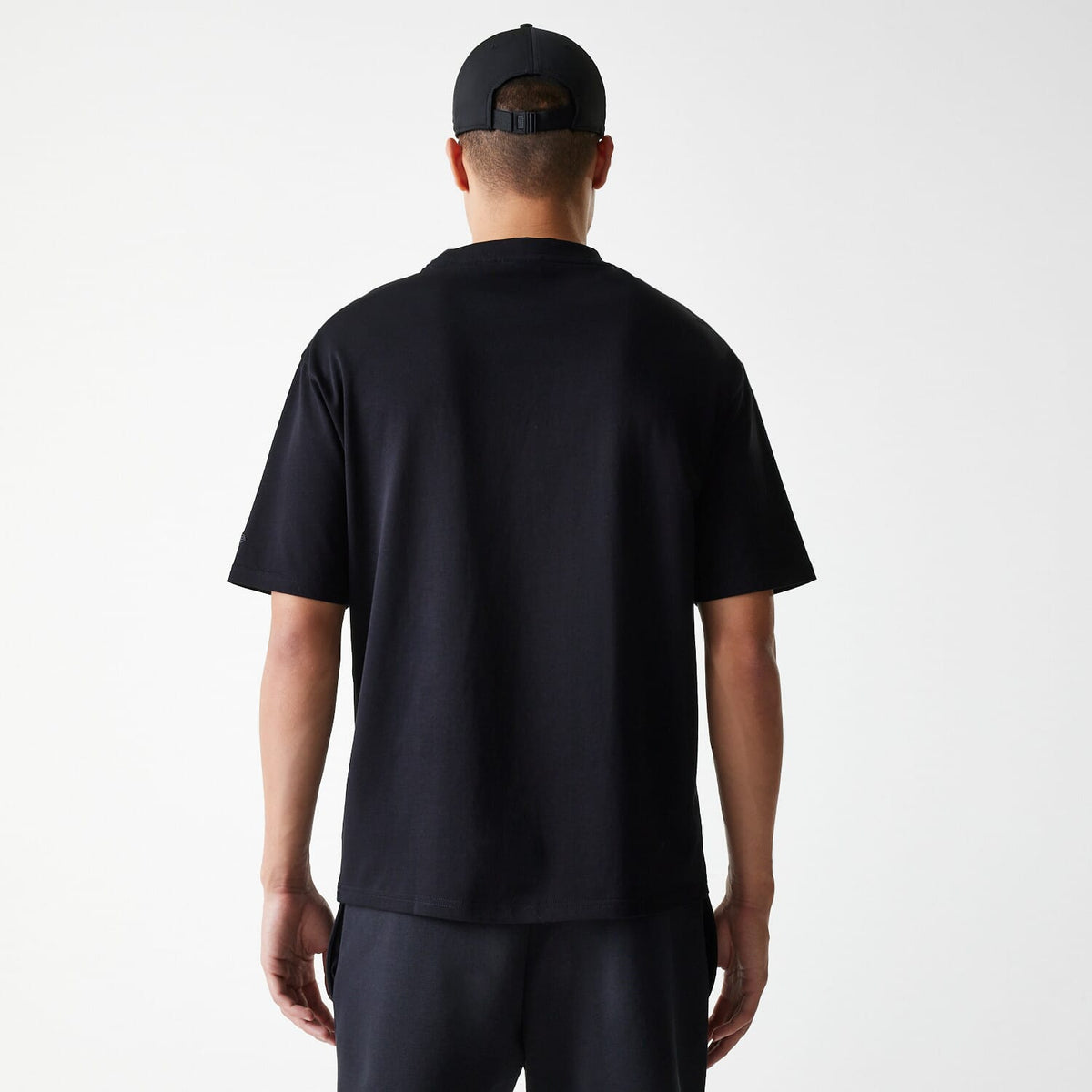 NEW ERA NE TECH OS TEE NEWERA  BLK