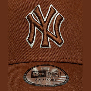 NEW ERA OUTLINE EF TRUCKER NEYYAN  DAULTC