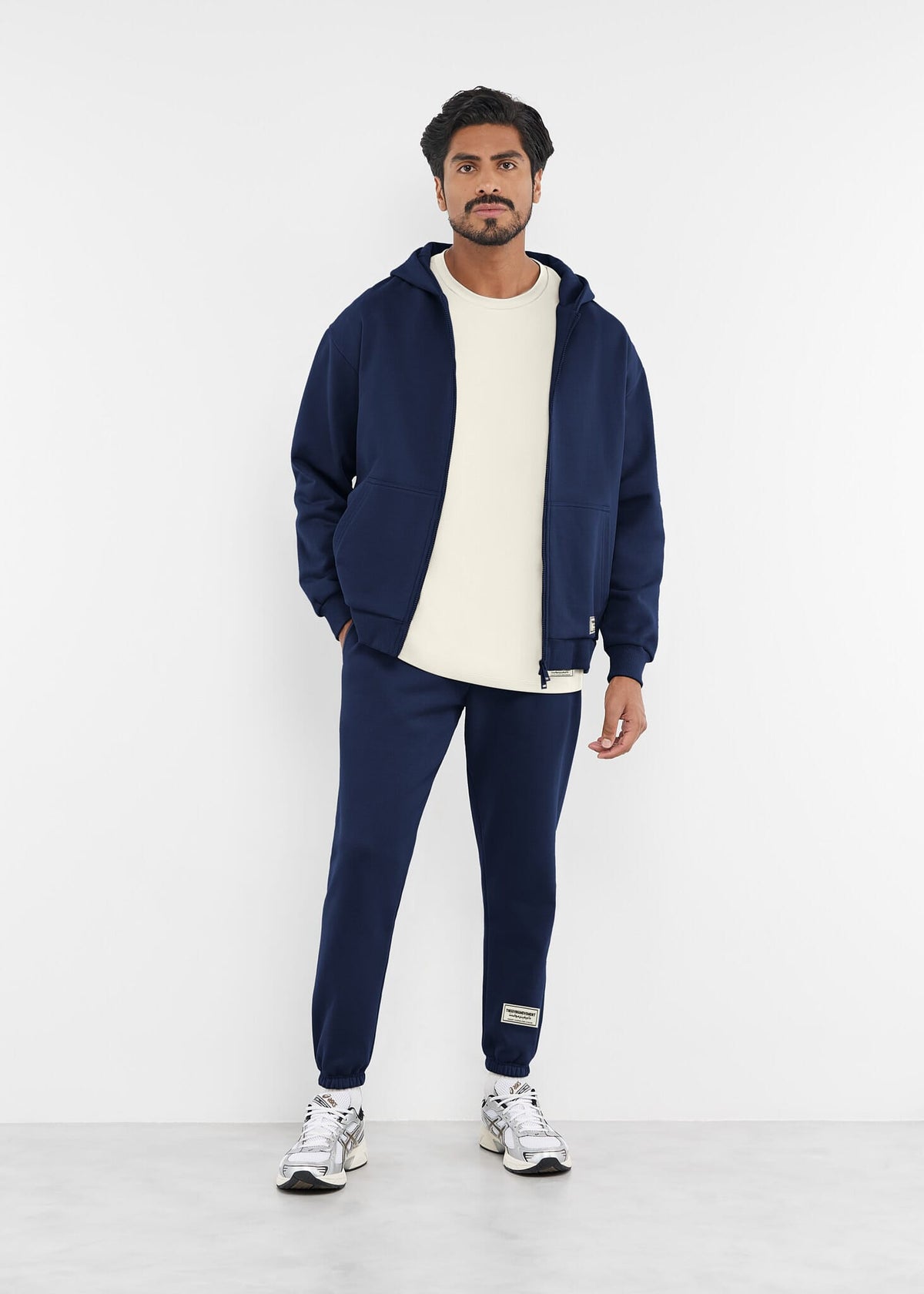 THE GIVING MOVEMENT COTTON RELAXED FIT 29.5 INCH JOGGER