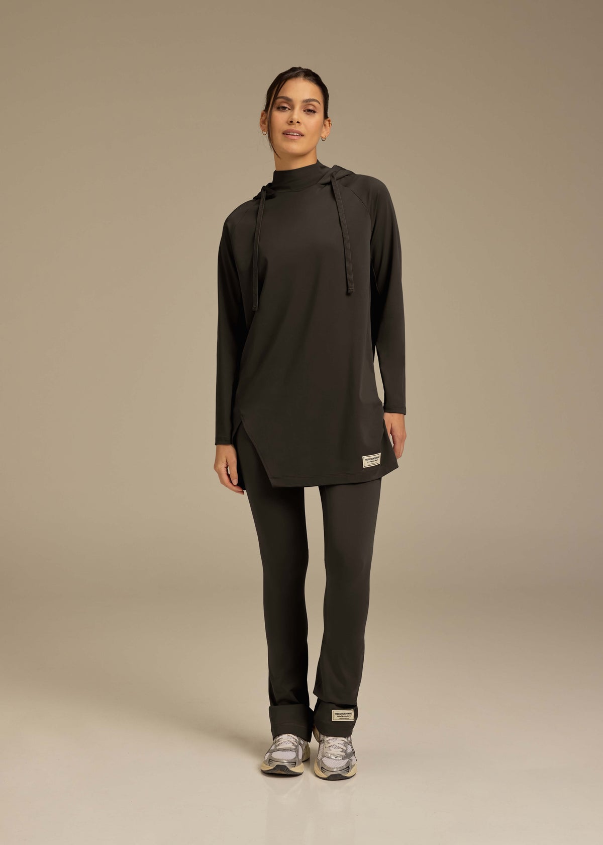 THE GIVING MOVEMENT SOFTSKIN MODEST TRAINING TOP