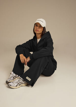 THE GIVING MOVEMENT STRAIGHT LEG 29.5 INCH JOGGER