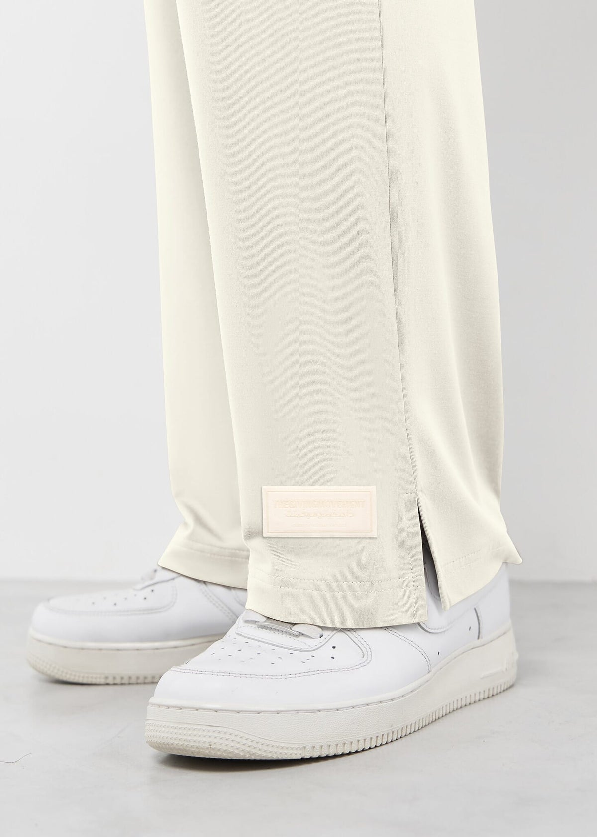 THE GIVING MOVEMENT LIGHTWEIGHT 31.5 INCH WIDE LEG JOGGER