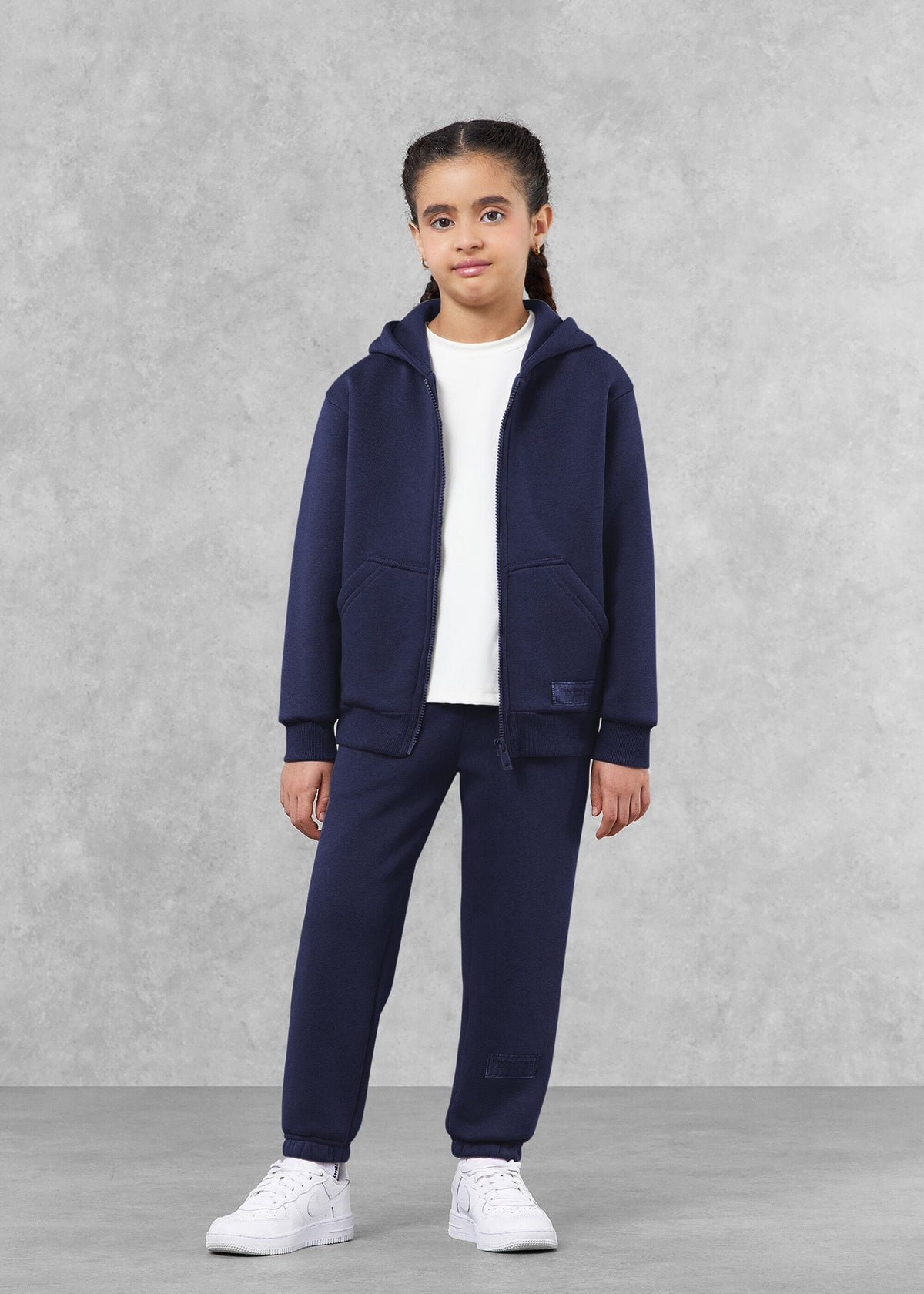 THE GIVING MOVEMENT KIDS JOGGER