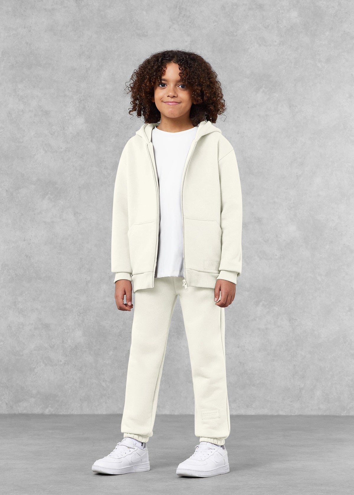 THE GIVING MOVEMENT KIDS JOGGER