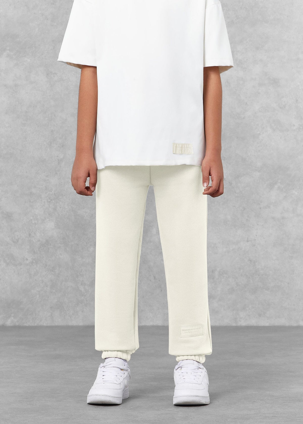 THE GIVING MOVEMENT KIDS JOGGER