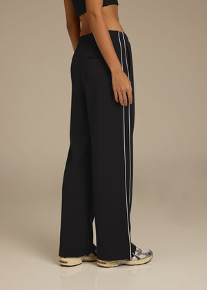THE GIVING MOVEMENT WOMENS SCUBA SOFT CONTRAST PANEL 29 INCH STRAIGHT LEG PANT
