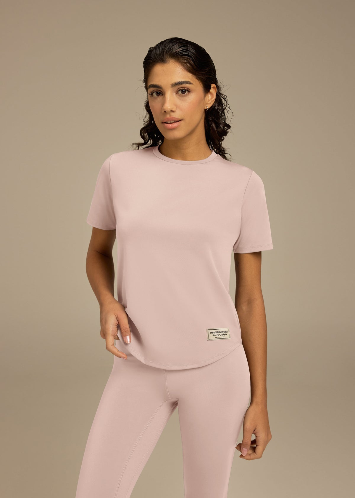 THE GIVING MOVEMENT WOMENS SOFTSKIN CURVED HEM T-SHIRT