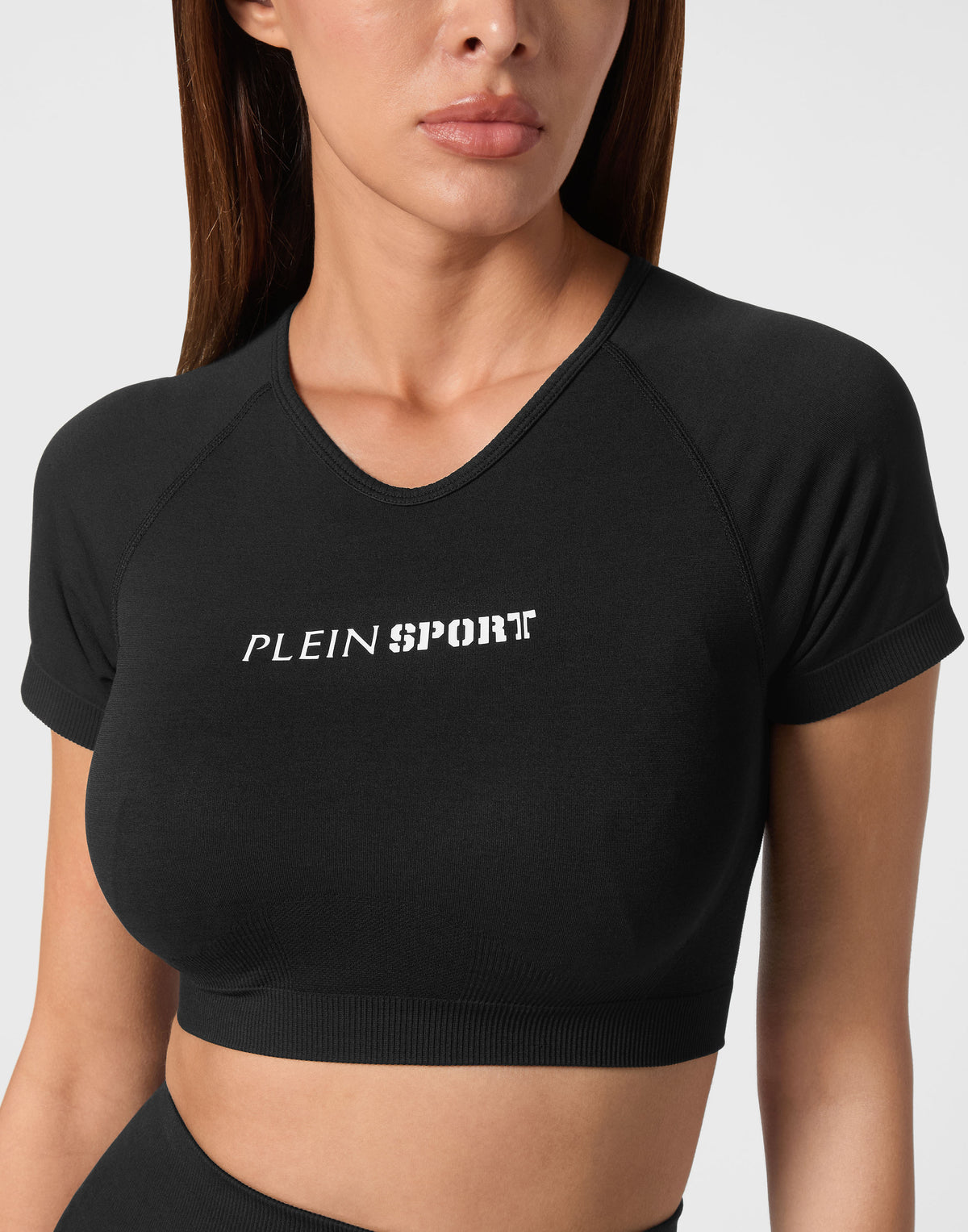 PLEIN SPORT SEAMLESS CROPPED T-SHIRT V-NECK SS LOGO