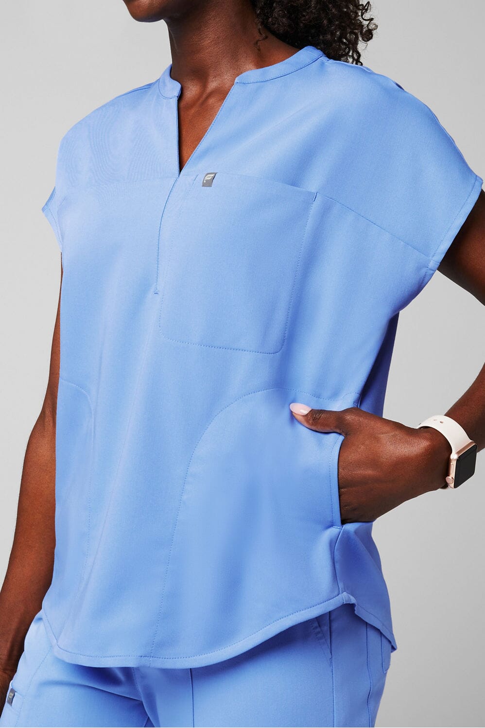 FABLETICS EVOLVE SCRUB TOP