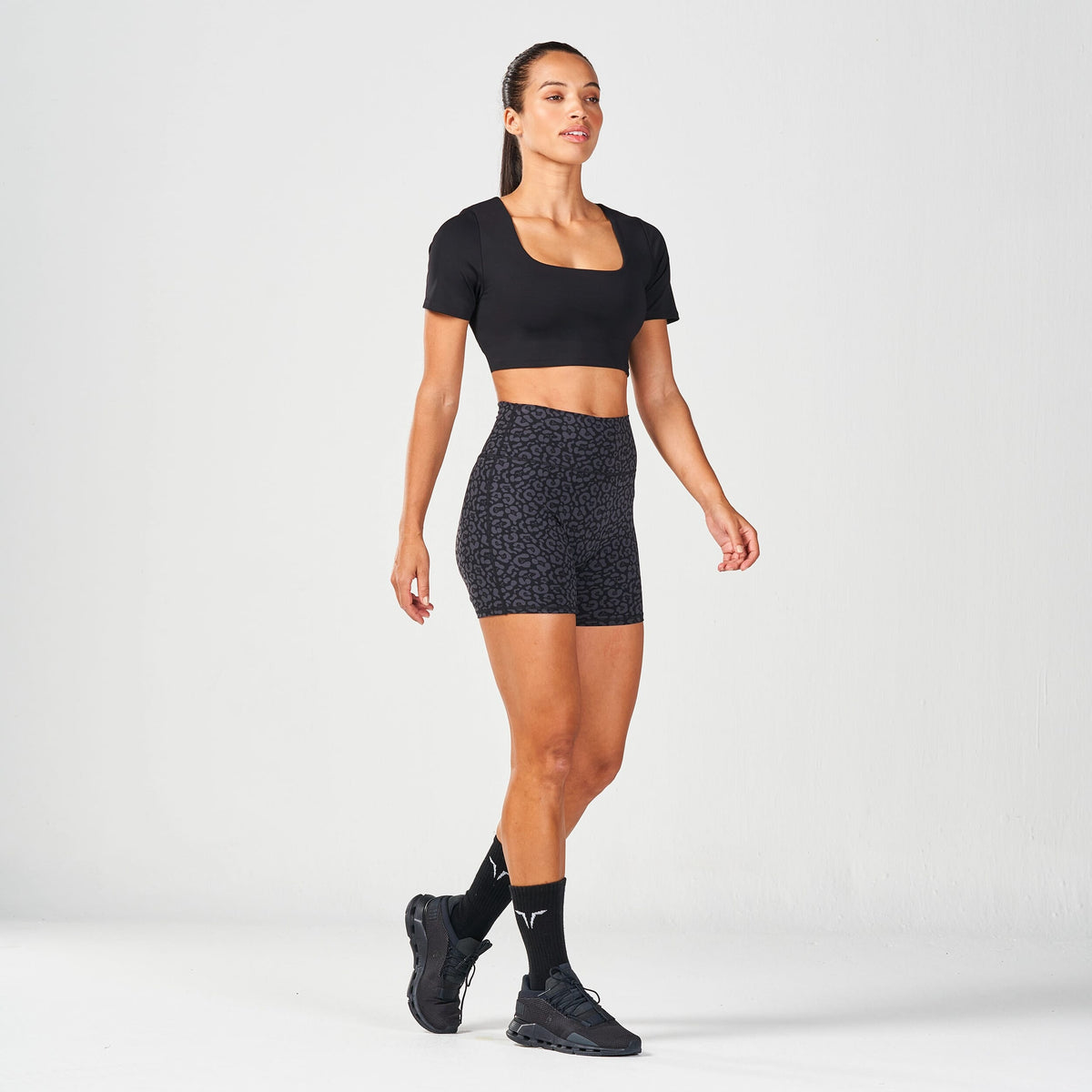SQUATWOLF HIGH IMPACT BUILT-IN BRA TOP