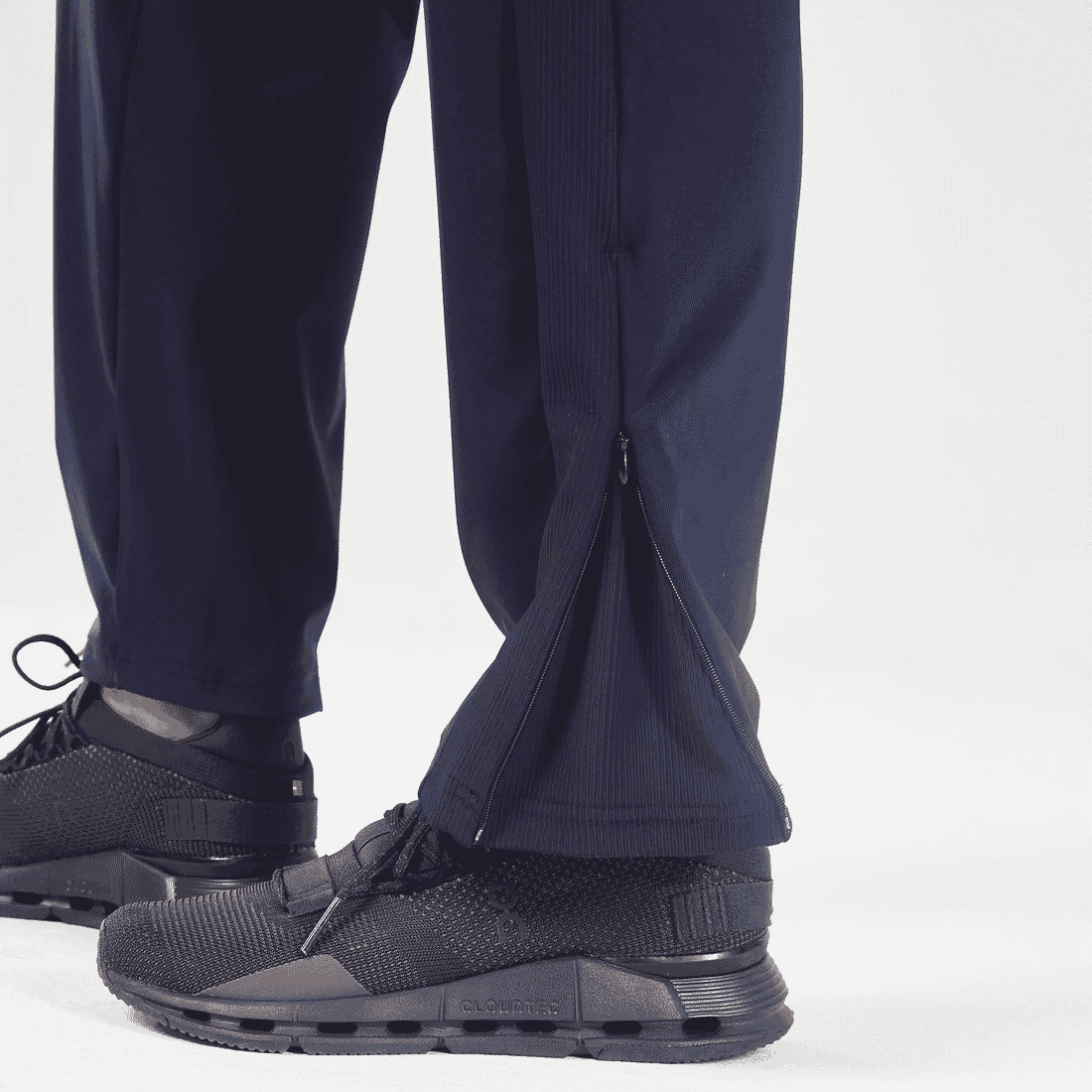 SQUATWOLF CORE FLARE JOGGERS