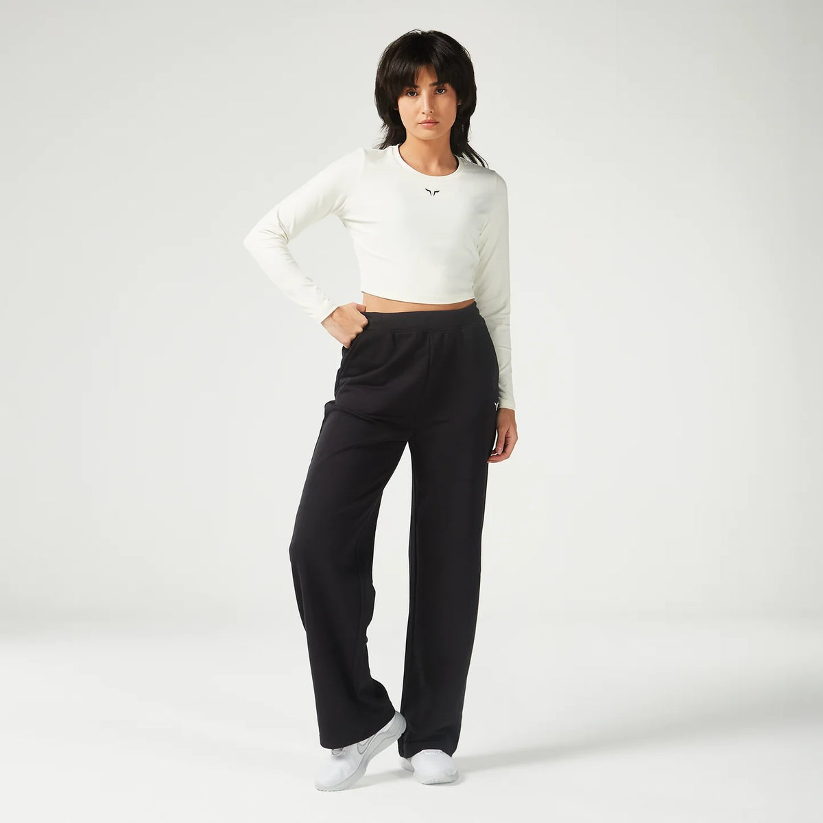 SQUATWOLF ESSENTIAL FULL SLEEVES CROP TOP